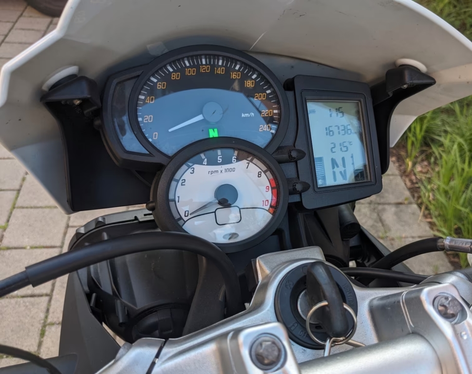 n_f800rinst.jpg