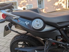 f800rkratzer.jpg